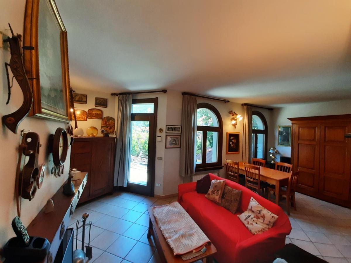 Suitecastlelakeview 2 Bellano Exterior photo