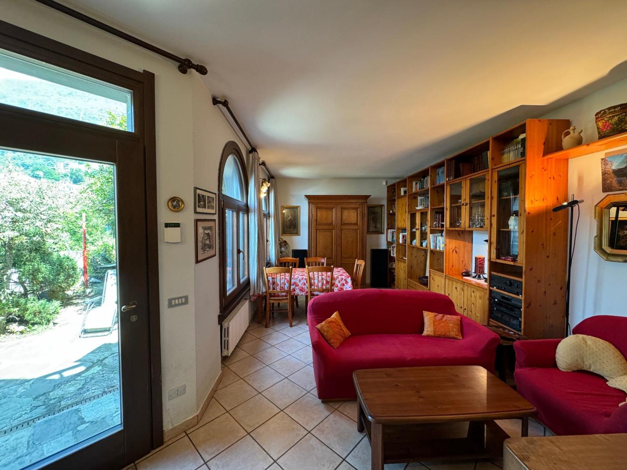 Suitecastlelakeview 2 Bellano Exterior photo